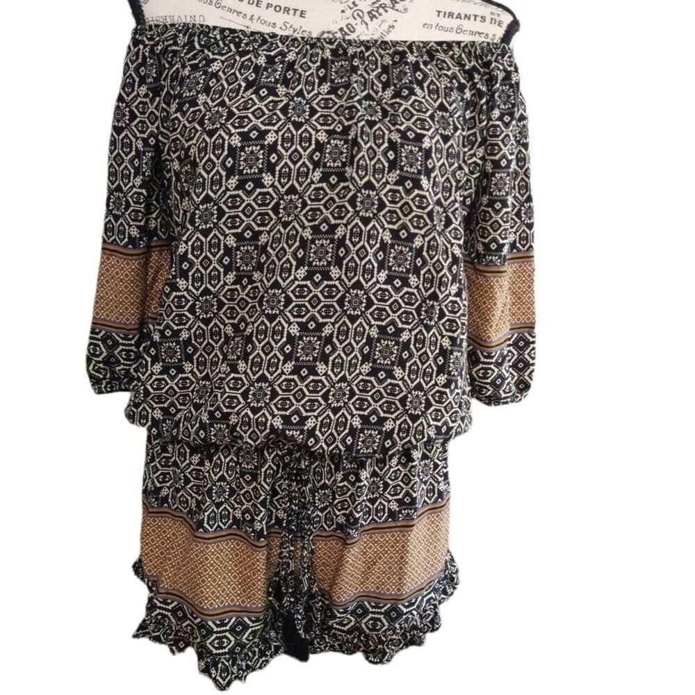 Wilde heart  off the shoulder shorts romper Small Neutral Boho Cottage Core